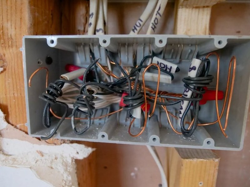 Industrial wiring motor controls and VFDs